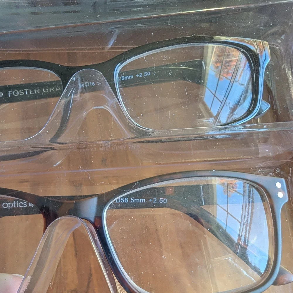 Design Optics by Foster Grant | 3 Pack Reading Glasses | 2.50 - Picture 3 of 3